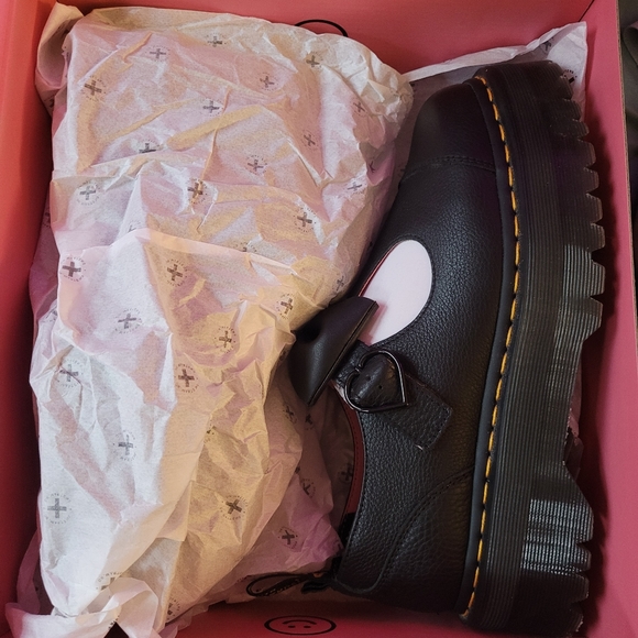 Lazy Oaf x Dr. Martens: BETHAN - Picture 17 of 17